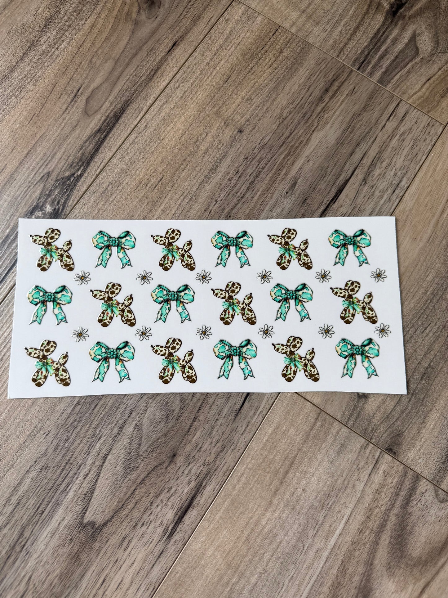 26 : Teal Balloon Dogs & Bows